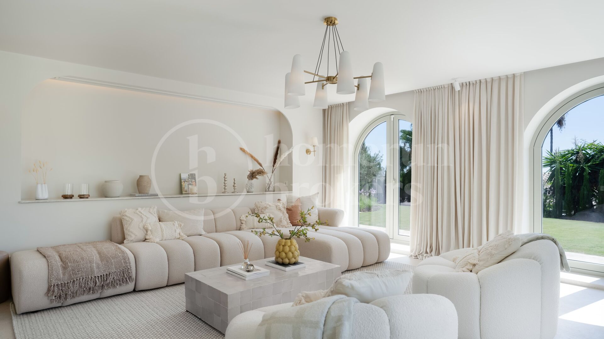 Villa Blanc – Totally Renovated Mediterranean Villa for Sale in Nueva Andalucía