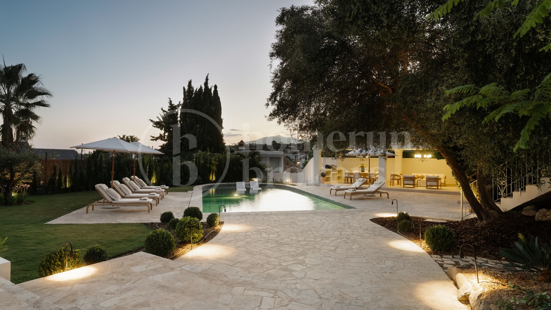 Villa Blanc – Totally Renovated Mediterranean Villa for Sale in Nueva Andalucía