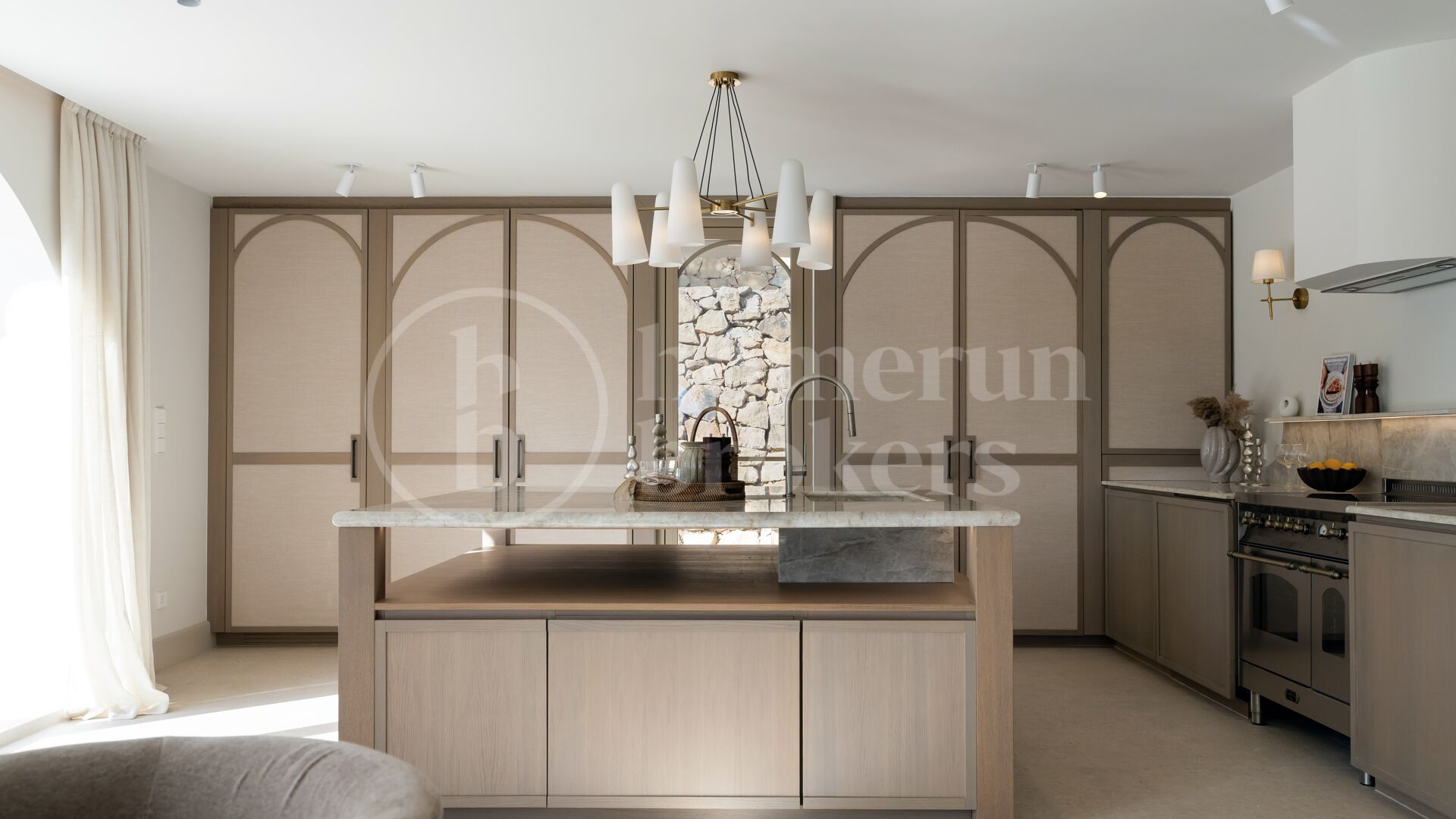 Villa Blanc – Totally Renovated Mediterranean Villa for Sale in Nueva Andalucía
