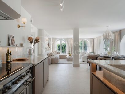 Villa Blanc – Totally Renovated Mediterranean Villa for Sale in Nueva Andalucía