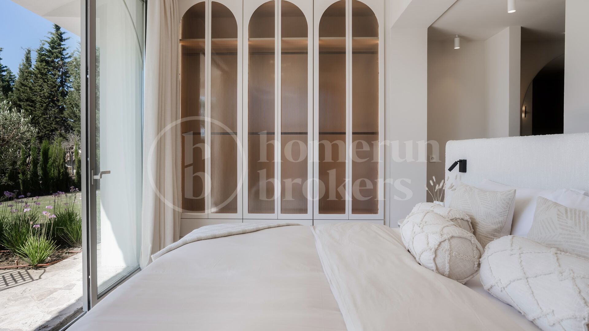 Villa Blanc – Totally Renovated Mediterranean Villa for Sale in Nueva Andalucía