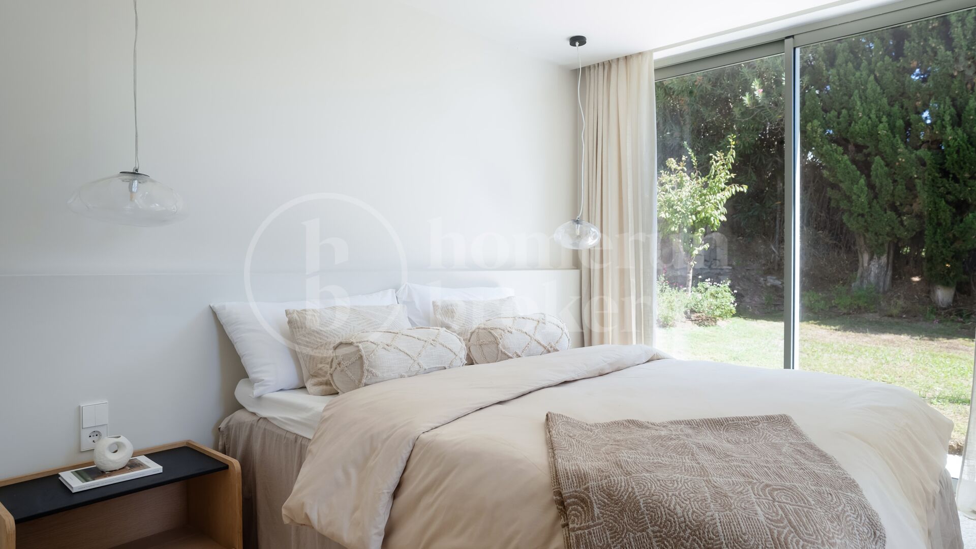 Villa Blanc – Totally Renovated Mediterranean Villa for Sale in Nueva Andalucía
