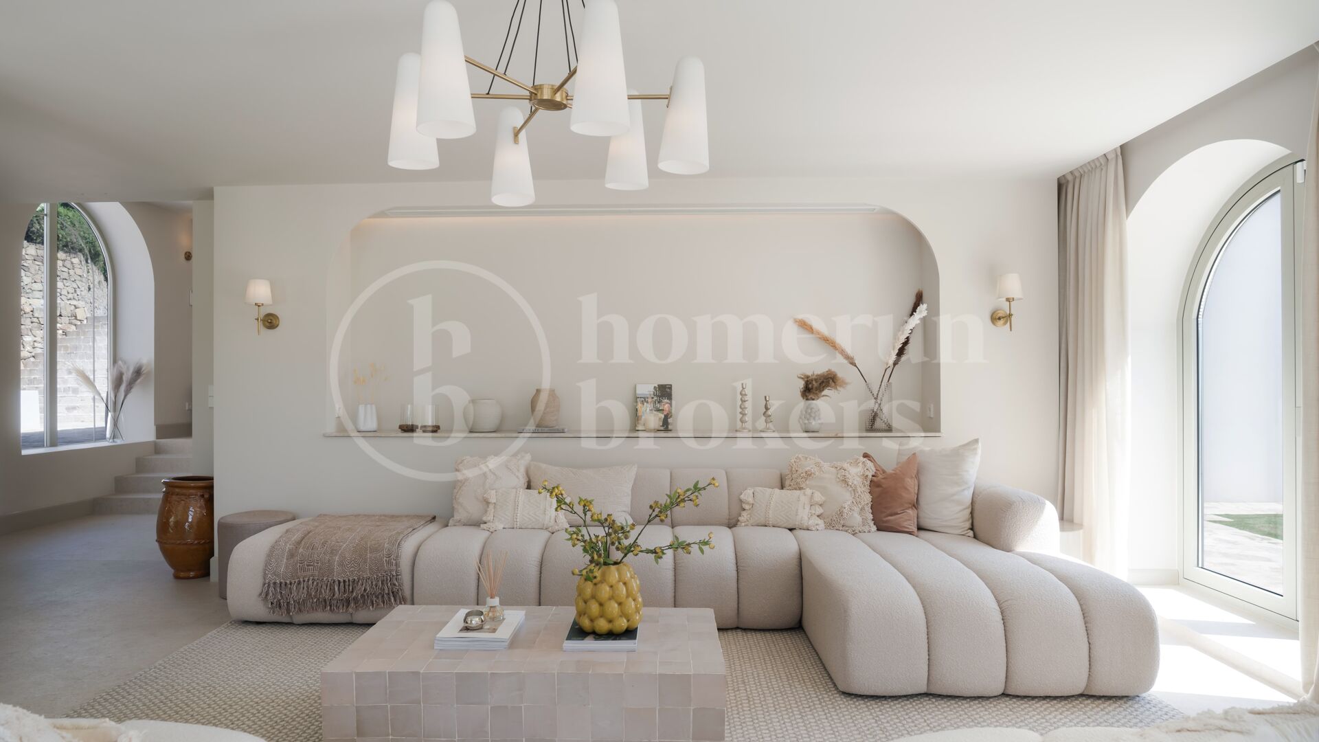 Villa Blanc – Totally Renovated Mediterranean Villa for Sale in Nueva Andalucía