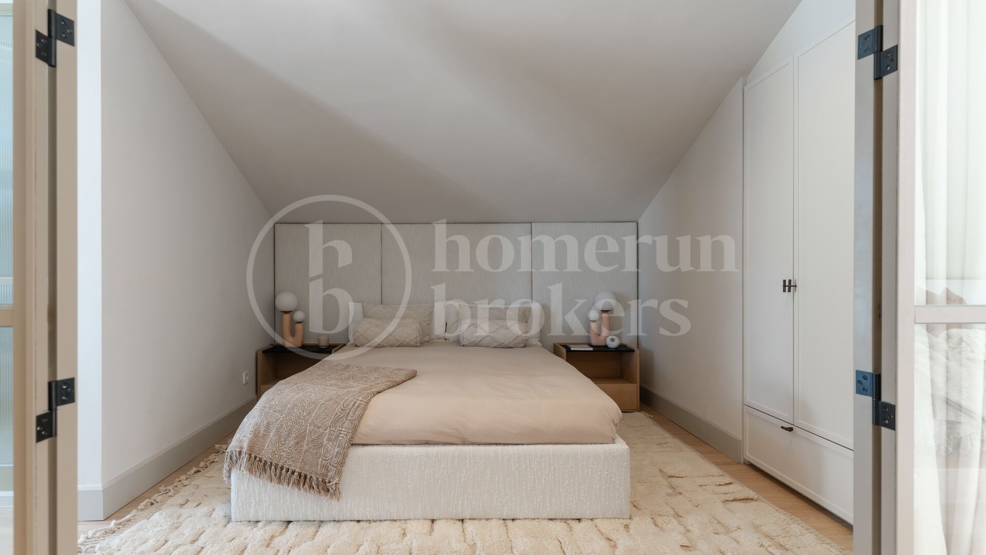 Villa Blanc – Totally Renovated Mediterranean Villa for Sale in Nueva Andalucía