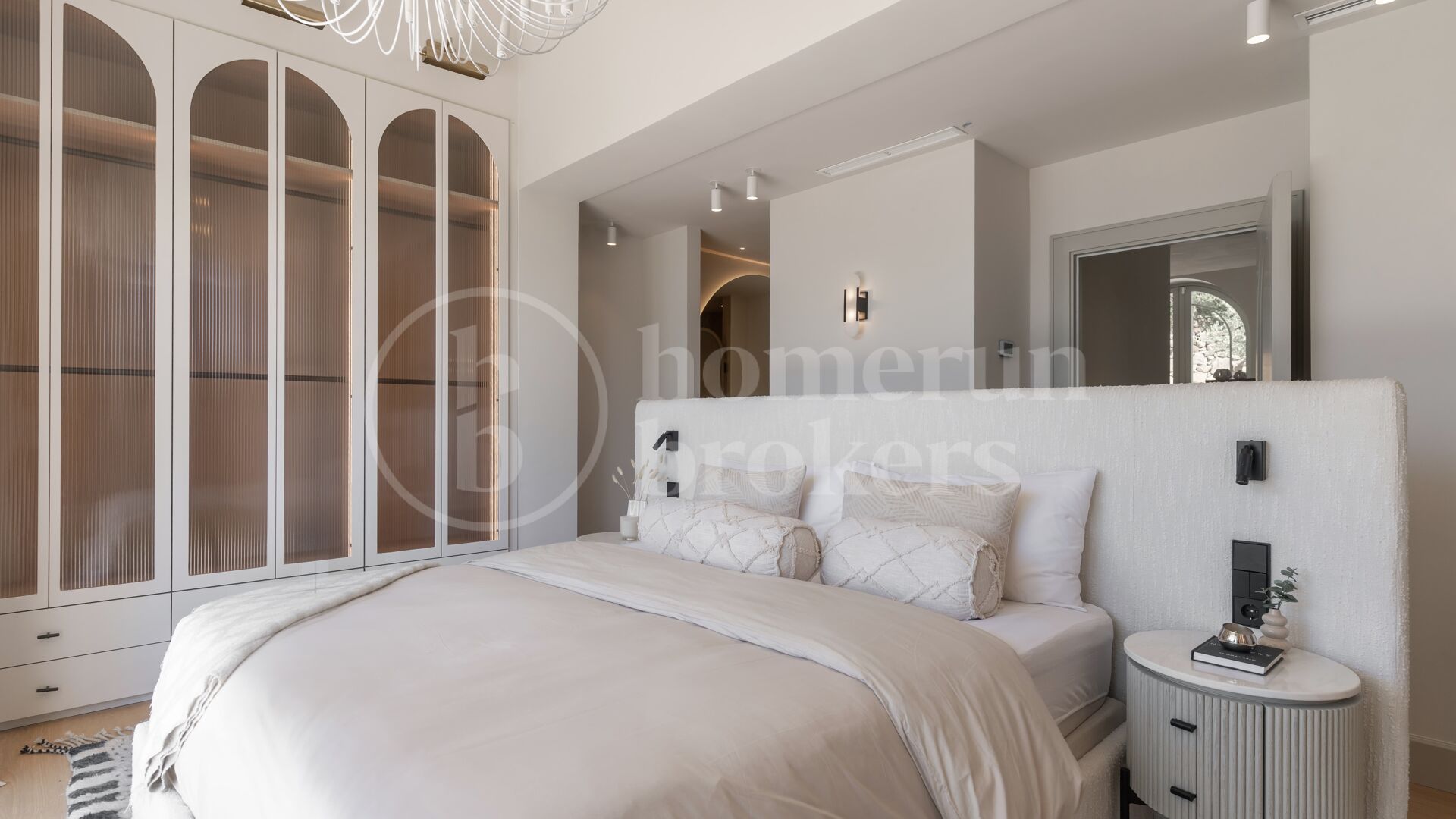 Villa Blanc – Totally Renovated Mediterranean Villa for Sale in Nueva Andalucía