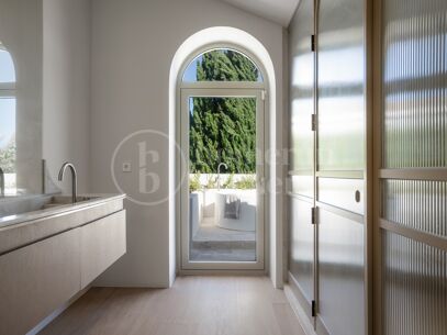 Villa Blanc – Totally Renovated Mediterranean Villa for Sale in Nueva Andalucía