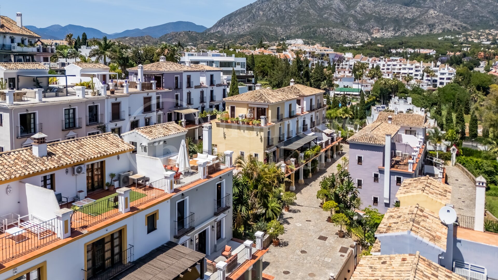 Casa Solana de Nagüeles - With sea and mountain views in Marbella Golden Mile