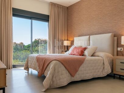 Villa Valmaris - Modern Andalusian Villa with Panoramic Golf and Sea Views