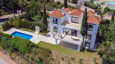 Villa Valmaris - Modern Andalusian Villa with Panoramic Golf and Sea Views