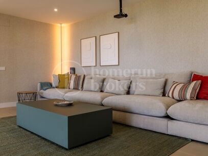 Villa Valmaris - Modern Andalusian Villa with Panoramic Golf and Sea Views