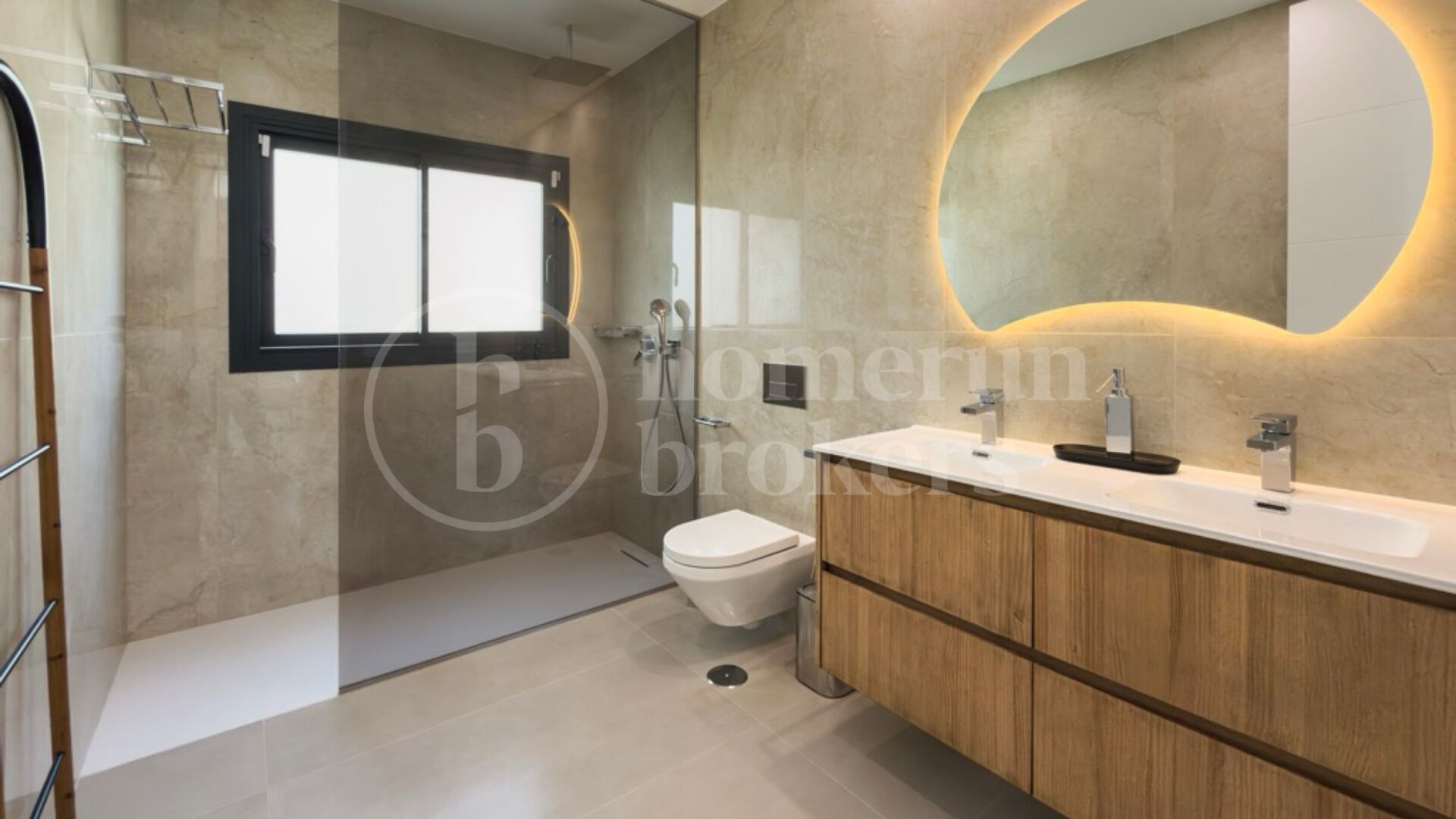 Villa Valmaris - Modern Andalusian Villa with Panoramic Golf and Sea Views