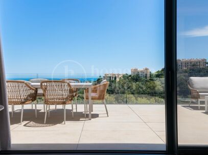 Villa Valmaris - Modern Andalusian Villa with Panoramic Golf and Sea Views