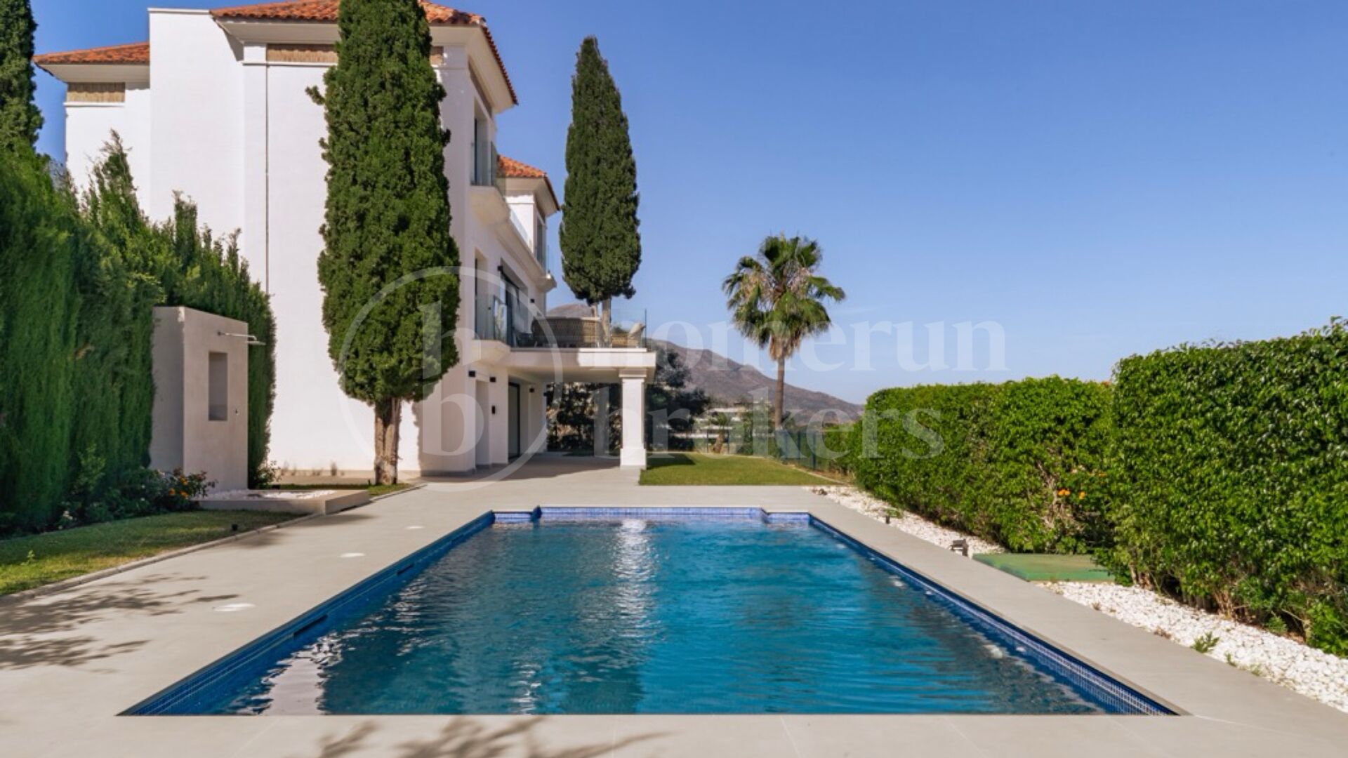Villa Valmaris - Modern Andalusian Villa with Panoramic Golf and Sea Views