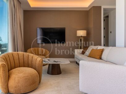 Villa Valmaris - Modern Andalusian Villa with Panoramic Golf and Sea Views