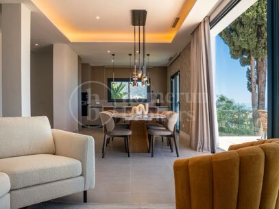 Villa Valmaris - Modern Andalusian Villa with Panoramic Golf and Sea Views