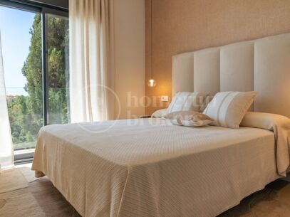 Villa Valmaris - Modern Andalusian Villa with Panoramic Golf and Sea Views