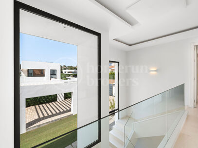 Villa Olie – modern villa med fem sovrum