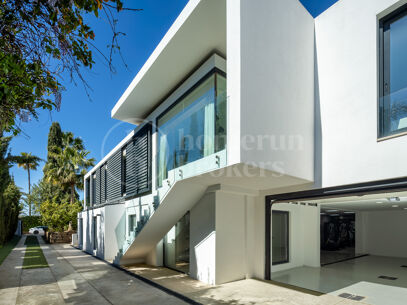 Villa Splash – Modern villa till salu i Parcelas del Golf, Nueva Andalucía