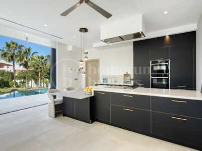 Villa Splash – Modern villa till salu i Parcelas del Golf, Nueva Andalucía