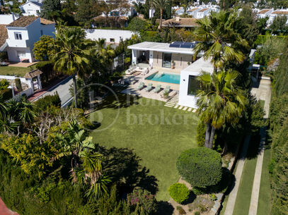 Villa Splash – Modern villa till salu i Parcelas del Golf, Nueva Andalucía