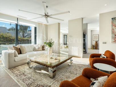 Villa Splash – Modern villa till salu i Parcelas del Golf, Nueva Andalucía