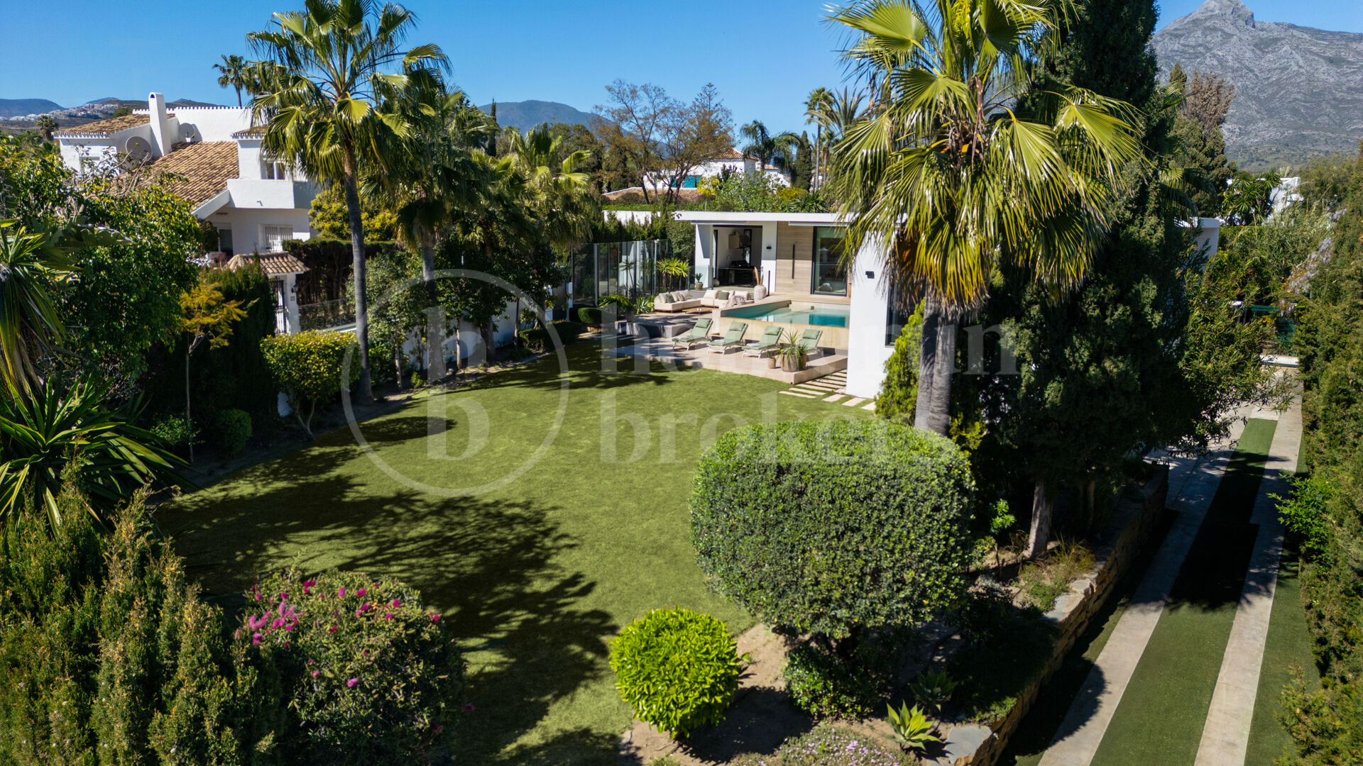 Villa Splash – Modern villa till salu i Parcelas del Golf, Nueva Andalucía