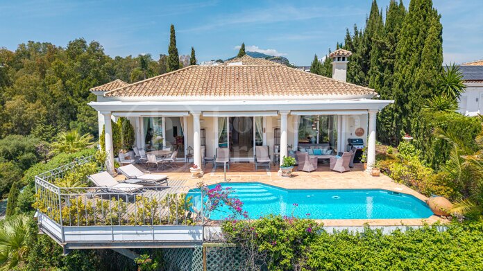 Casa Greco – Andalusian Villa for Sale in El Herrojo Alto