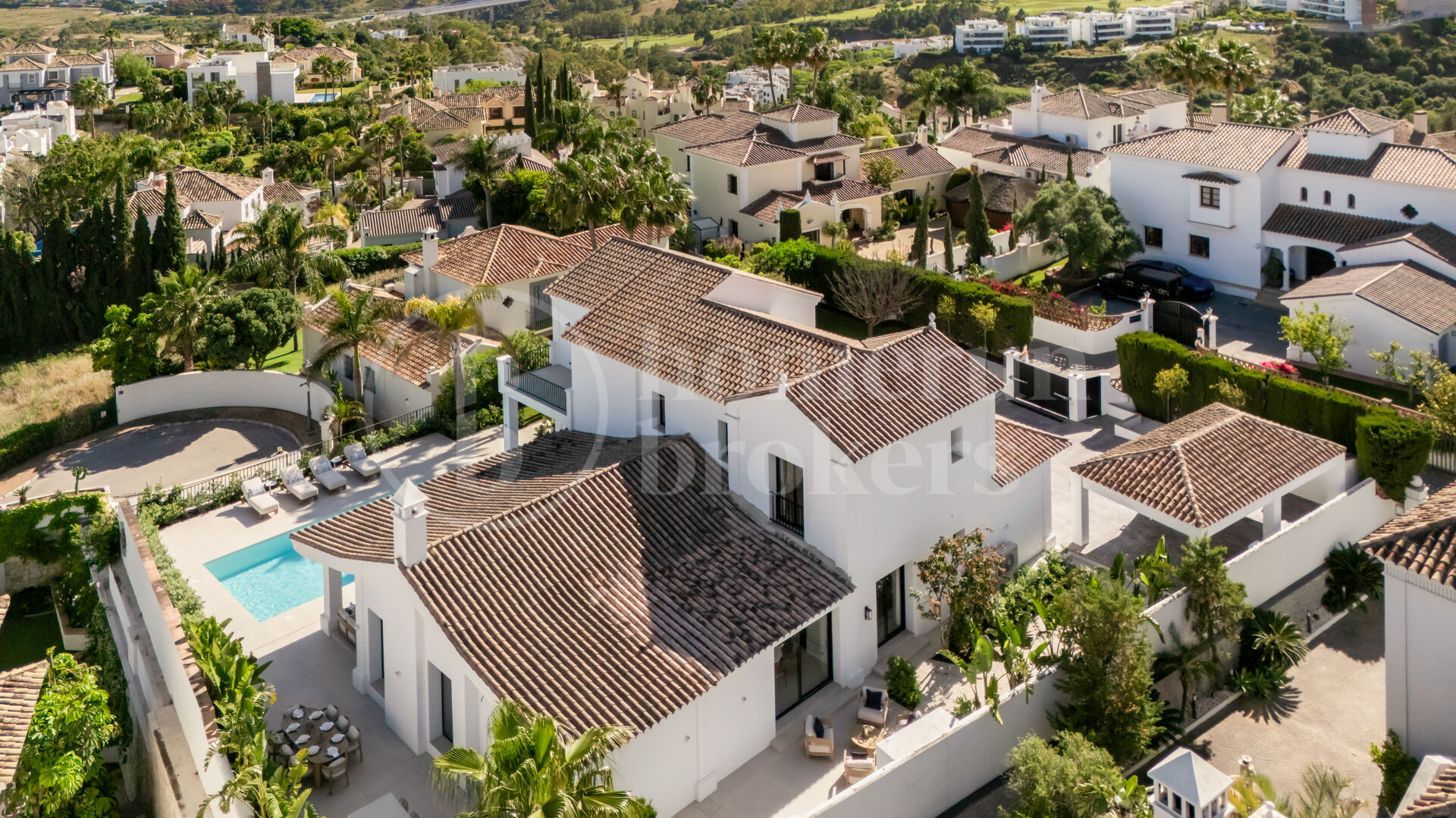 Villa Vida - Contemporary Villa in Puerto del Almendro, Benahavís