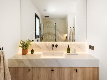 Villa Vida - Contemporary Villa in Puerto del Almendro, Benahavís