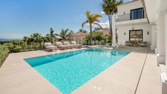Villa Vida - Contemporary Villa in Puerto del Almendro, Benahavís