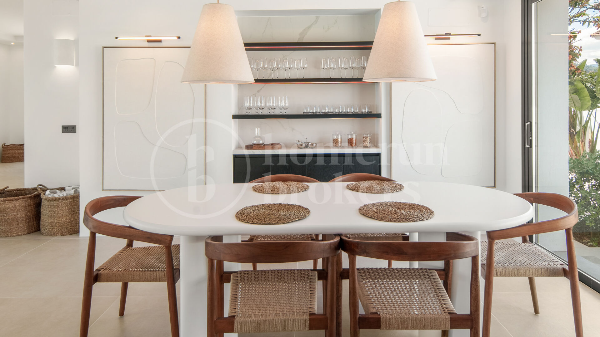 Villa Vida - Contemporary Villa in Puerto del Almendro, Benahavís