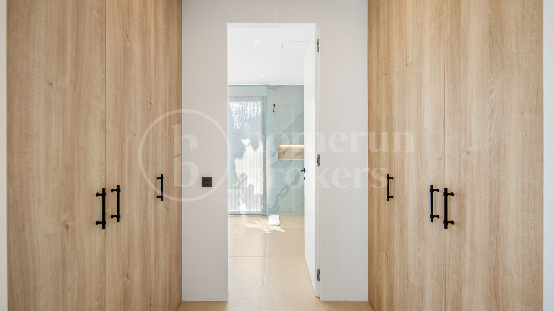 Villa Vida - Contemporary Villa in Puerto del Almendro, Benahavís