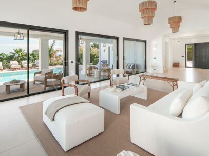 Villa Vida - Contemporary Villa in Puerto del Almendro, Benahavís