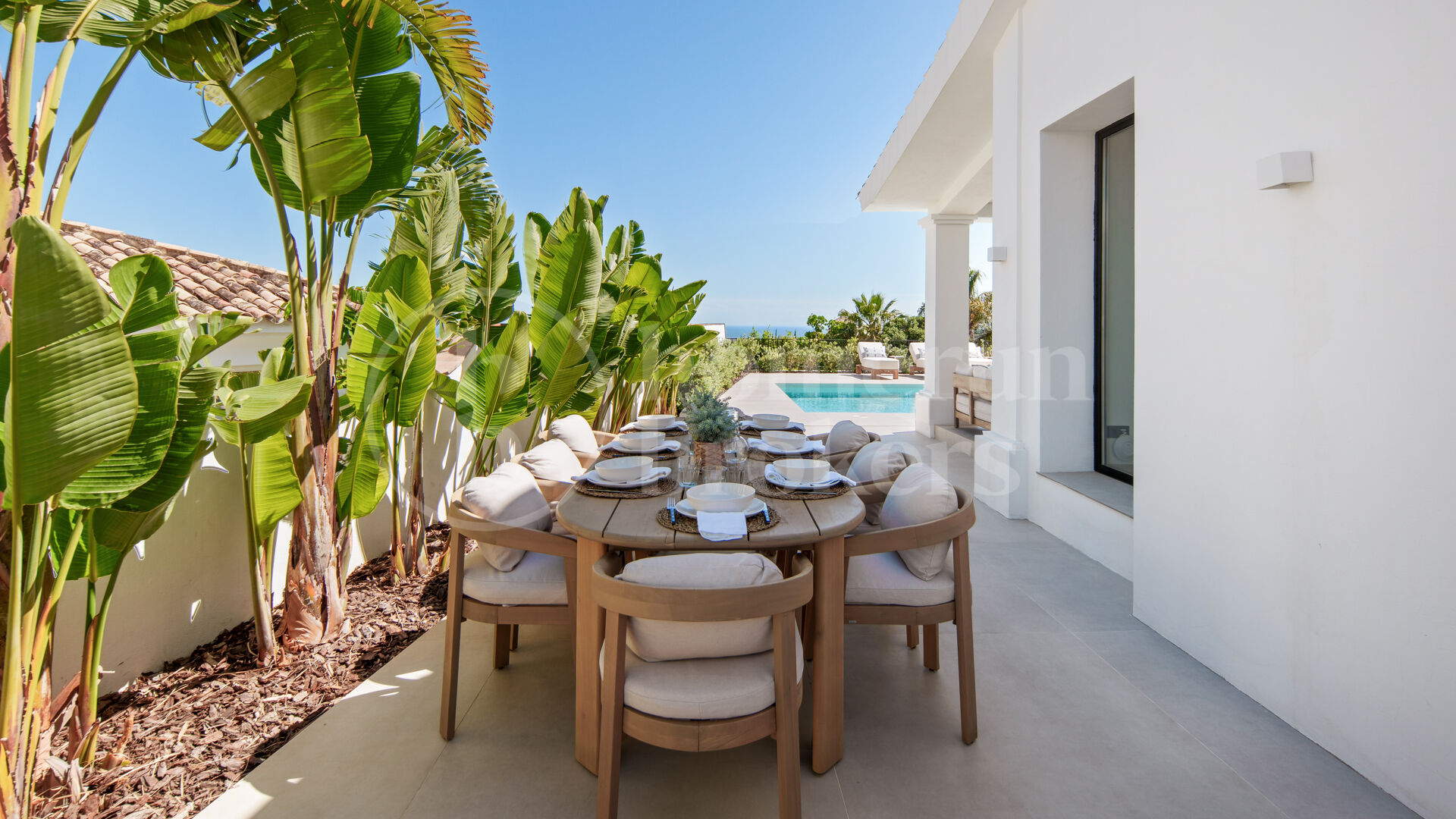 Villa Vida - Contemporary Villa in Puerto del Almendro, Benahavís
