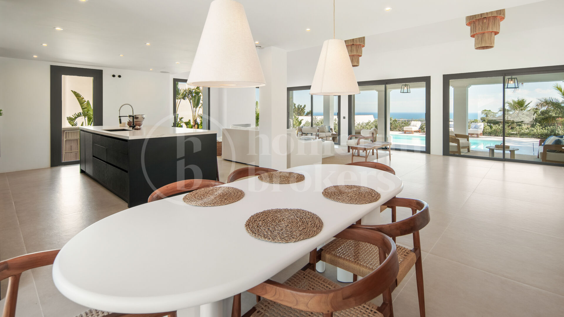 Villa Vida - Contemporary Villa in Puerto del Almendro, Benahavís