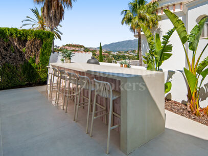 Villa Vida - Contemporary Villa in Puerto del Almendro, Benahavís