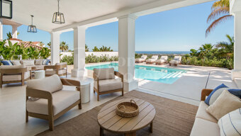 Villa Vida - Contemporary Villa in Puerto del Almendro, Benahavís