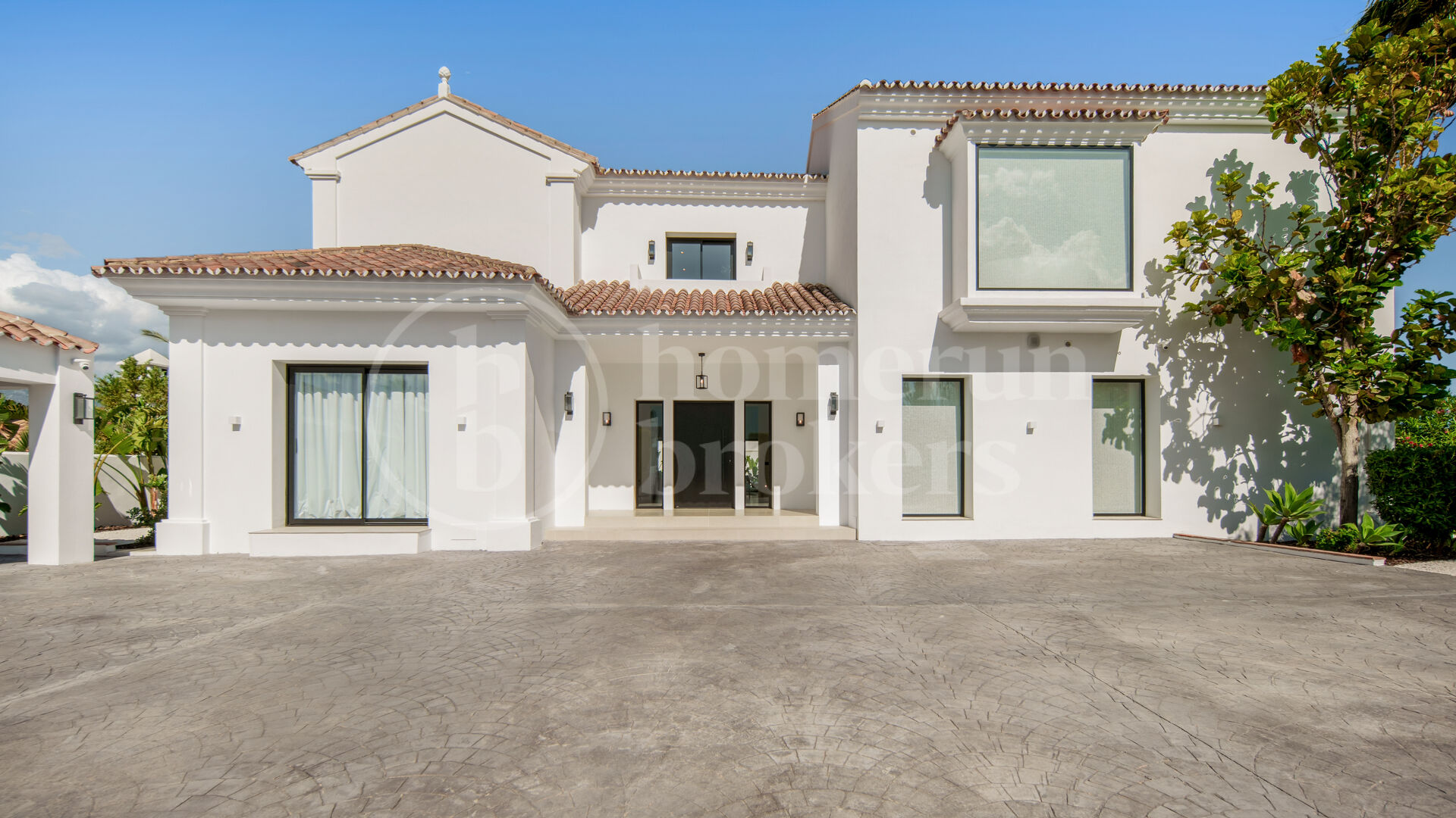 Villa Vida - Contemporary Villa in Puerto del Almendro, Benahavís