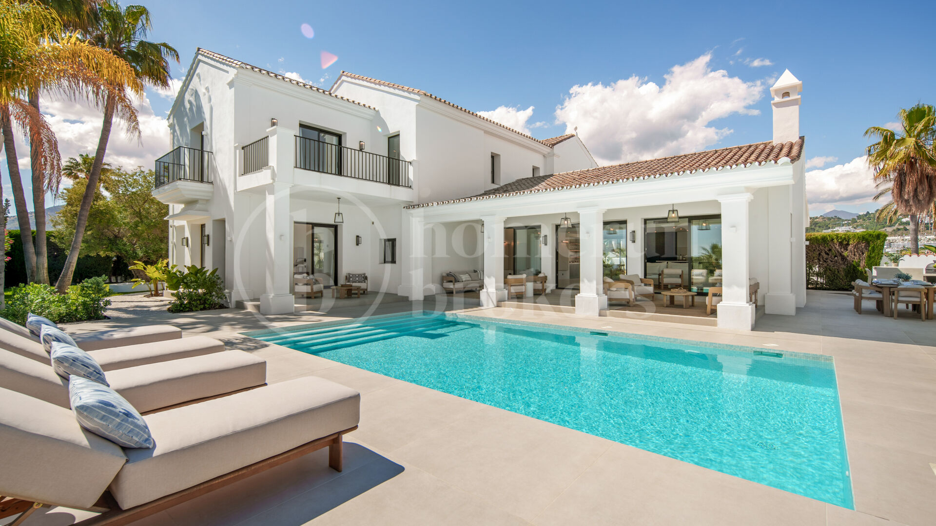 Villa Vida - Contemporary Villa in Puerto del Almendro, Benahavís