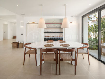 Villa Vida - Contemporary Villa in Puerto del Almendro, Benahavís