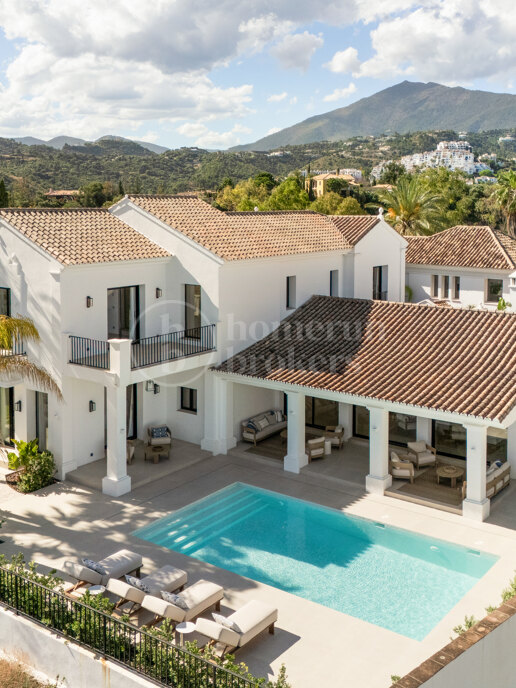 Villa Vida - Contemporary Villa in Puerto del Almendro, Benahavís