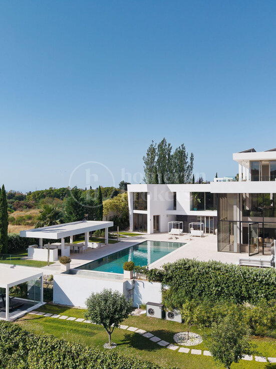 Villa Los Flamingos - Luxury Frontline Golf Villa in the Gated Community of Los Flamingos