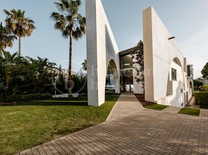 Villa Futura - Luxury 8-Bedroom Villa in Reserva de Alcuzcuz