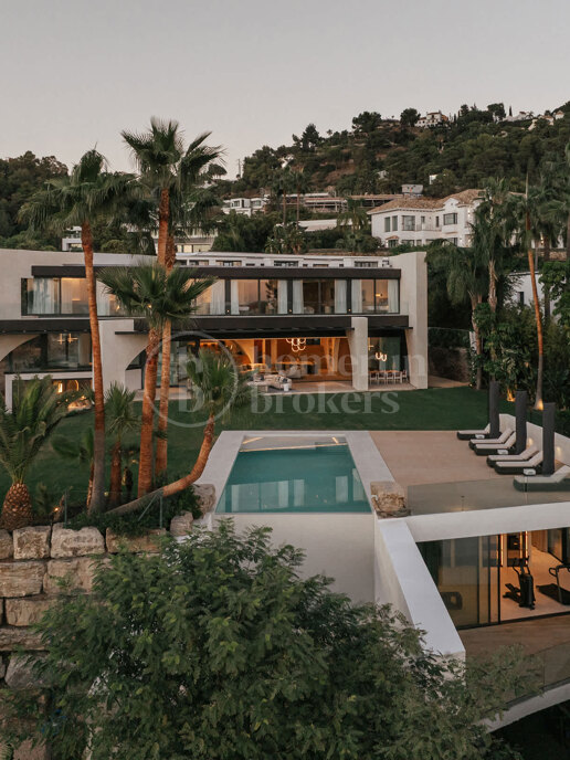 Villa Futura - Luxury 8-Bedroom Villa in Marbella's Golf Valley