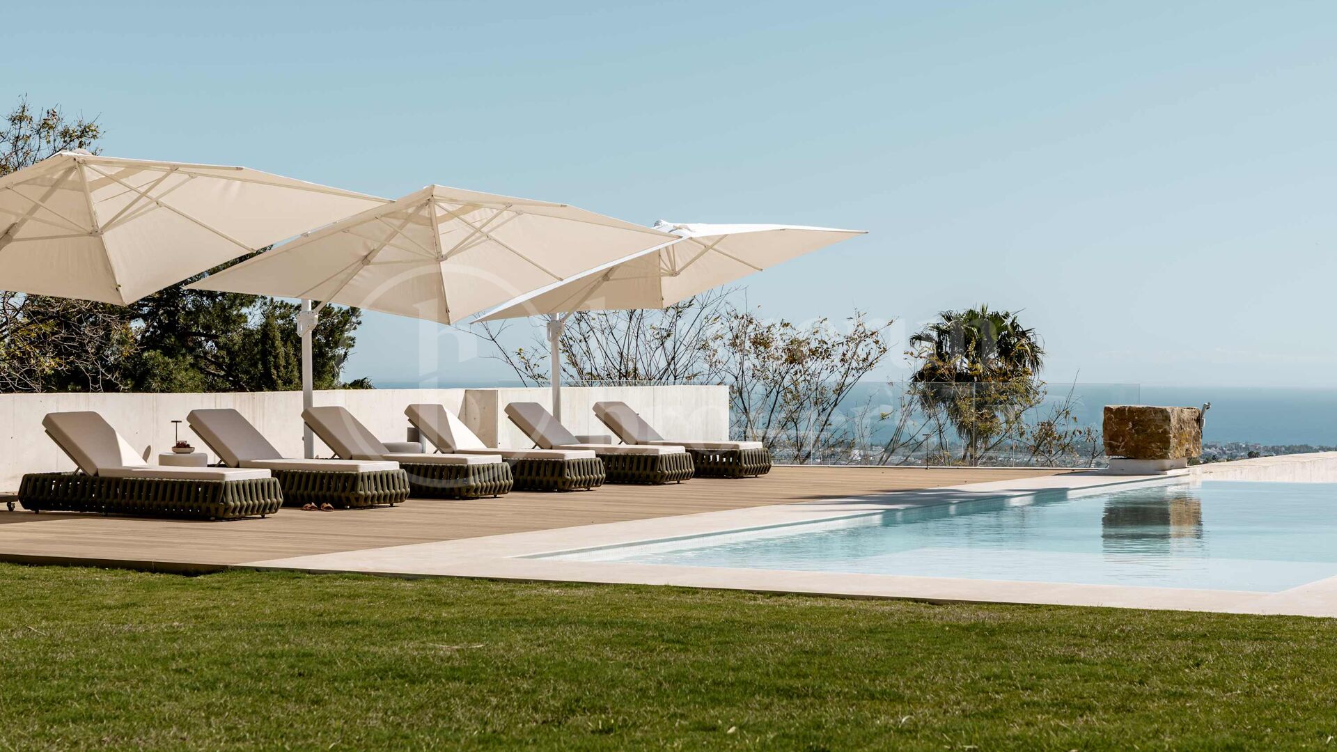 Villa Futura - Luxury 8-Bedroom Villa in Reserva de Alcuzcuz