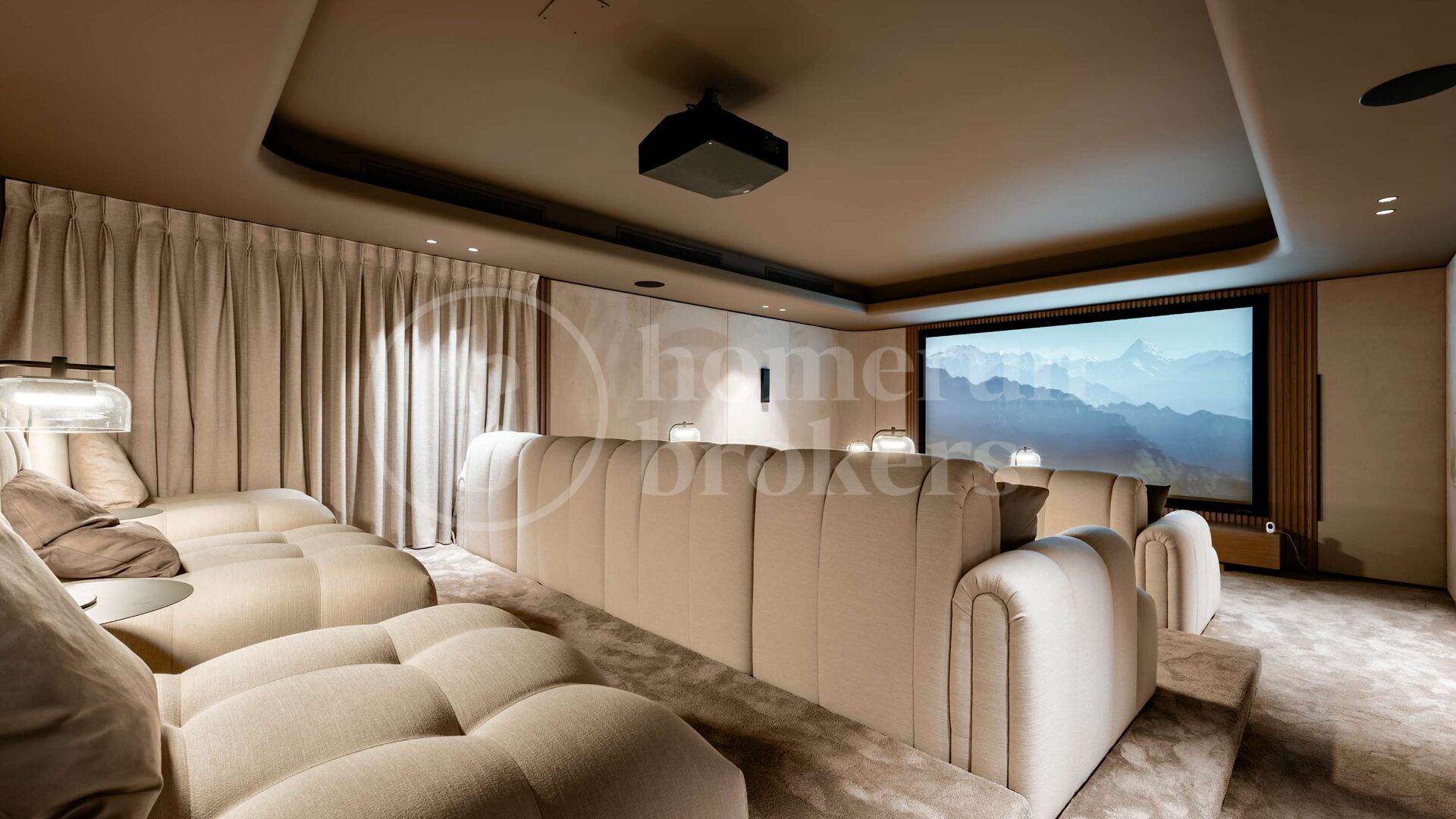 Villa Futura - Luxury 8-Bedroom Villa in Reserva de Alcuzcuz