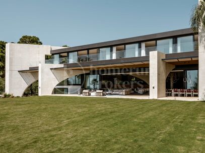 Villa Futura - Luxury 8-Bedroom Villa in Reserva de Alcuzcuz