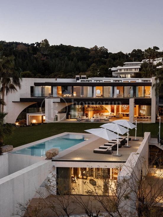 Villa Futura - Luxury 8-Bedroom Villa in Reserva de Alcuzcuz