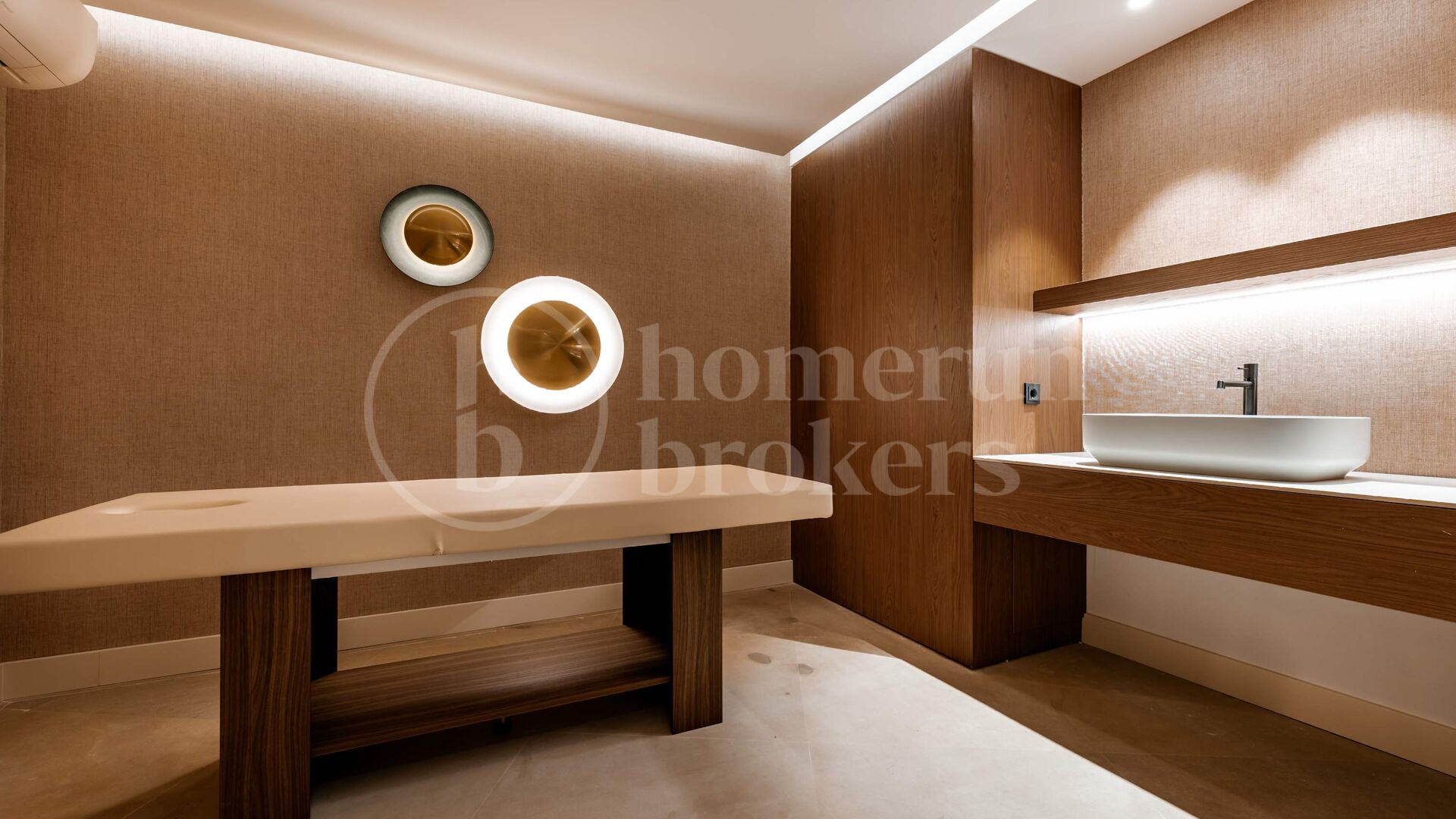 Villa Futura - Luxury 8-Bedroom Villa in Reserva de Alcuzcuz