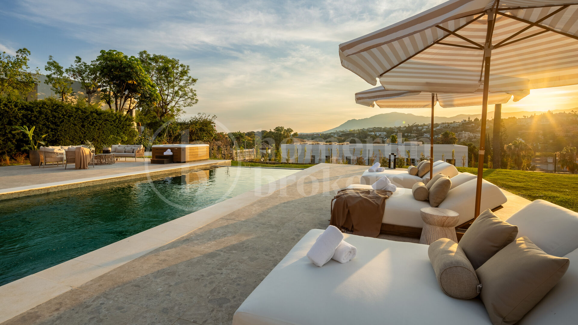 Villa Azahar - Elegant Family Villa with expansive plot